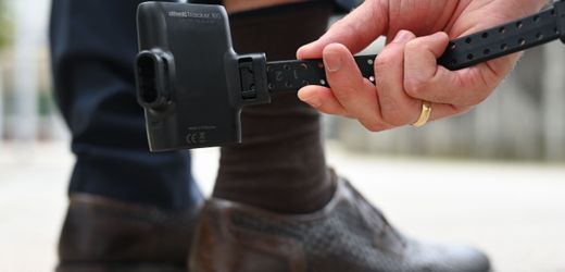 Gewaltschutz für Frauen: Elektronische Fußfessel allein reicht nicht aus