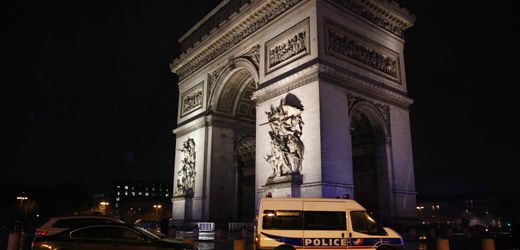 Paris: Gendarm am Triumphbogen attackiert – mutmaßliche Terrortat