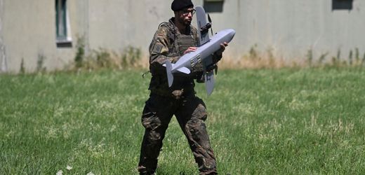 Boris Pistorius: Bundestag bremst Verteidgungminister bei Drohnenbeschaffung