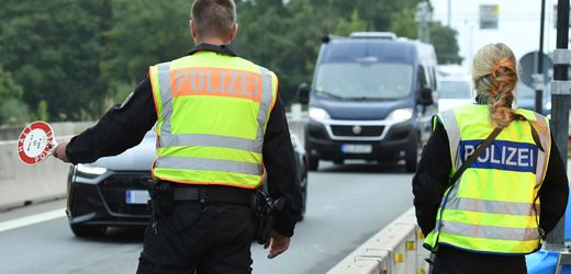 Rassismus in deutschen Behörden: Die Studie, über die Alexander Dobrindt nicht reden will