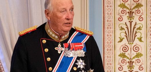 König Harald von Norwegen im Krankenhaus