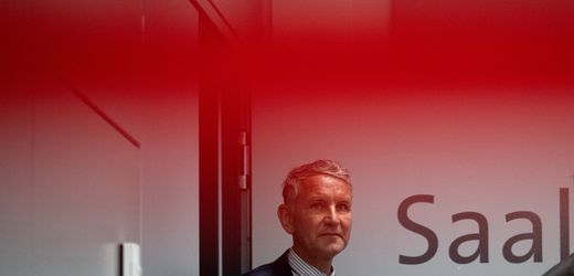 AfD in Bayern: Tausende protestieren gegen Auftritt von Björn Höcke im Allgäu