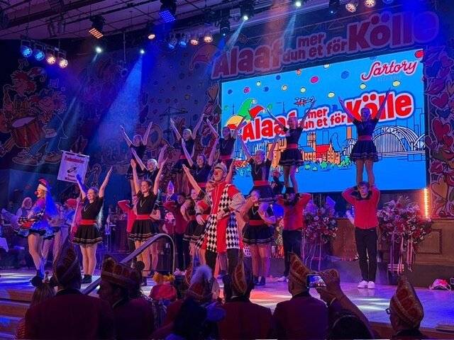 Auftritt auf der großen Bühne: Funkenkracher aus Wachtendonk begeistern das Publikum in Köln