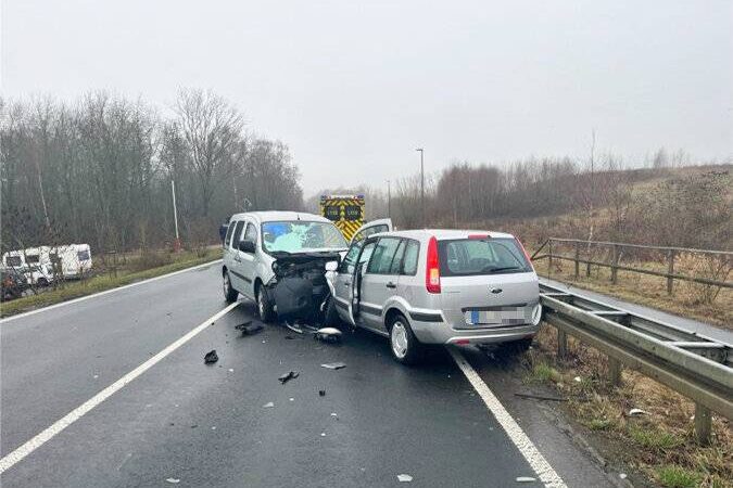 Unfall in Heiligenhaus: Sekundenschlaf: Schwerverletzte nach Zusammenstoß