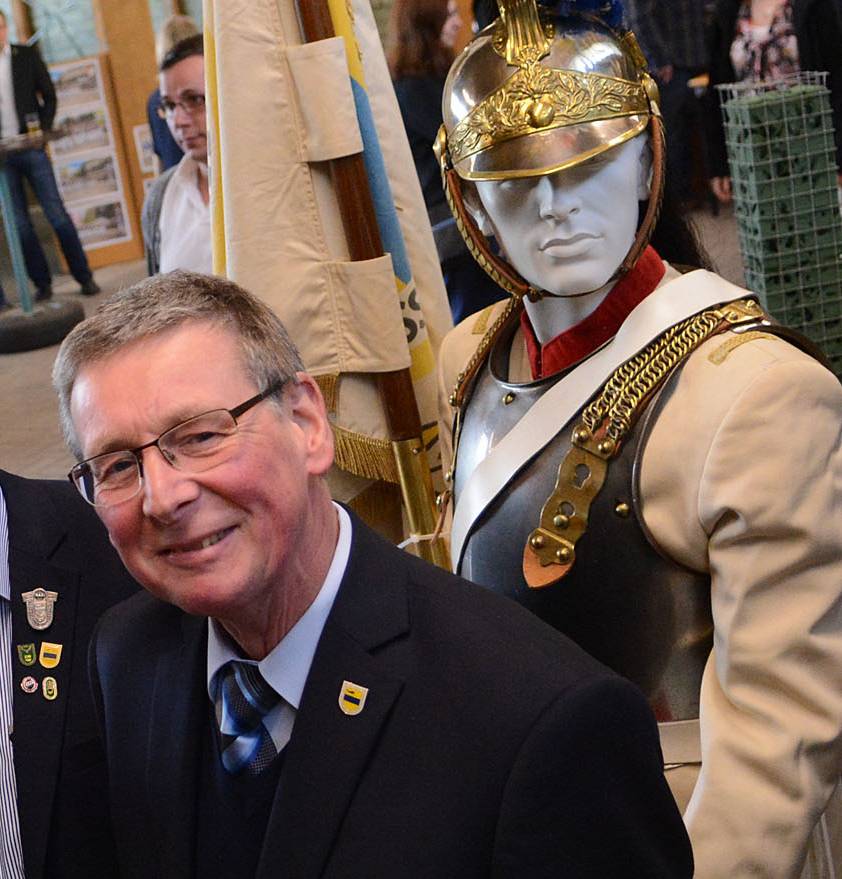 Neuer Präsident für Schützen in Uedesheim: Schützenkönig stiftet einen „Fahnenwald“