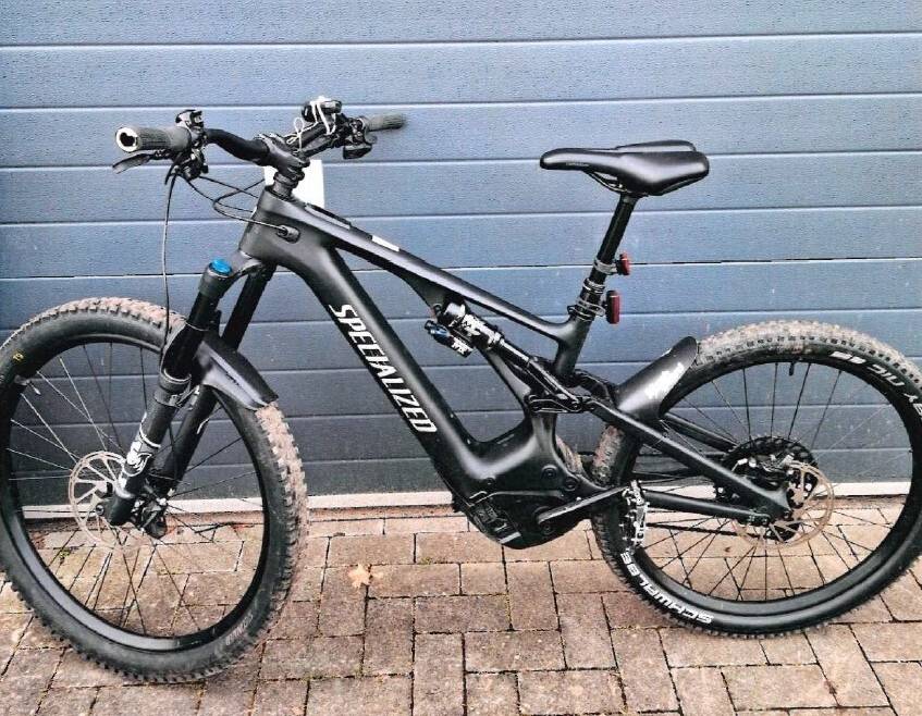 Rad wurde in Kevelaer sichergestellt: Das muss doch jemand vermissen – wem gehört das E-Bike für 6000 Euro?
