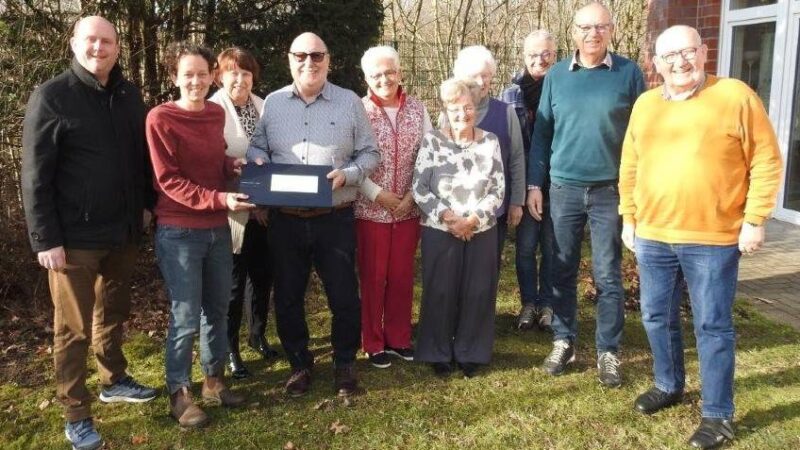 Über die Stiftung finanziert: „Jetzt Weeze“ spendet Notebook an den Seniorenbeirat