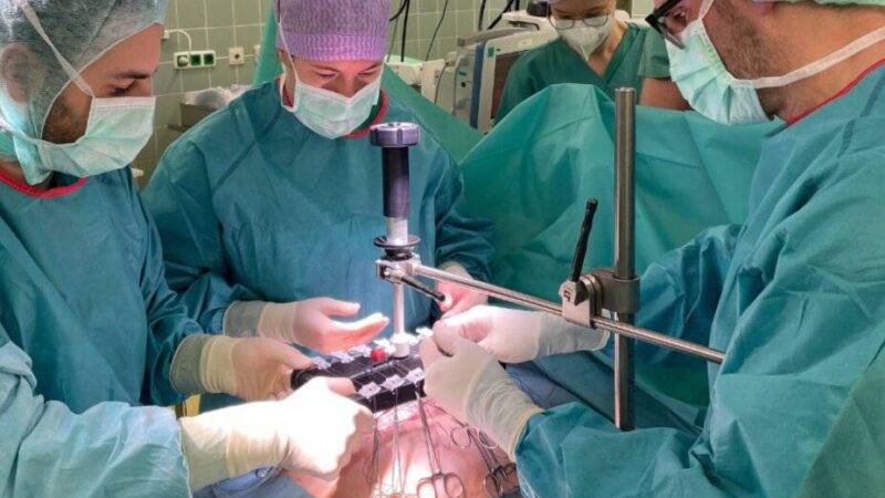 Neues Verfahren am Krankenhaus Dormagen: Mit Botox und Dehnung gegen Narbenbrüche