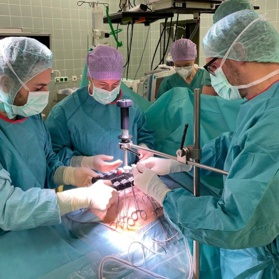 Neues Verfahren am Krankenhaus Dormagen: Mit Botox und Dehnung gegen Narbenbrüche