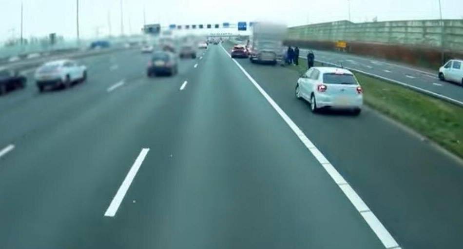 Wie im Actionfilm: Überfall am helllichten Tag auf Autobahn in den Niederlanden