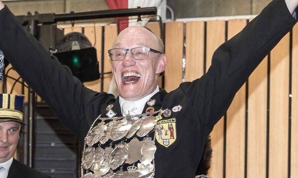 Hubertusschützen in Neuss: Beitragserhöhung und ein neues Ehrenmitglied