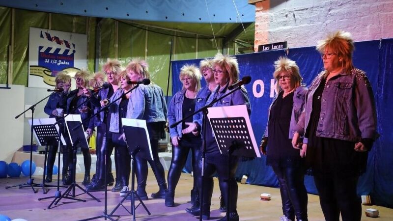 Karneval im Rheinberger Süden: Oschauer Frauen sind ganz heiß auf die Damensitzung