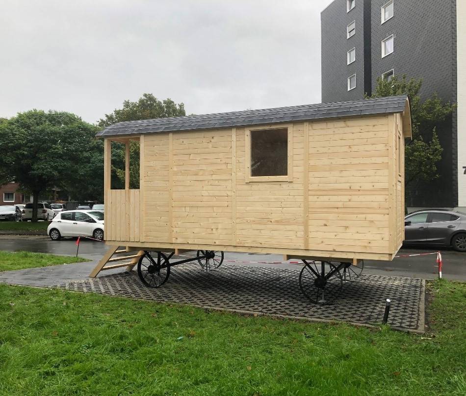 Stadt Rheinberg weist auf Sondernutzungen hin: Gerüstaufbau und Plakate kleben nur mit Genehmigung erlaubt