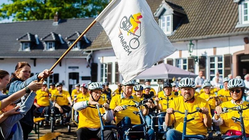 Tandem Stiftung Burkhard Zülow: Tandems aus Neuss erobern Schull- und Veedelszöch in Köln