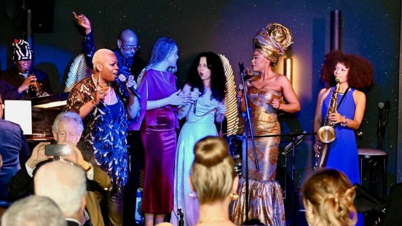 Charity in Düsseldorf: Unicef-Abend als Spektakel in der Küche und auf der Bühne