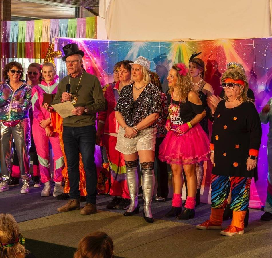 Karneval in Grefrath: Kfd überreicht bei Frauensitzung Rekordspende