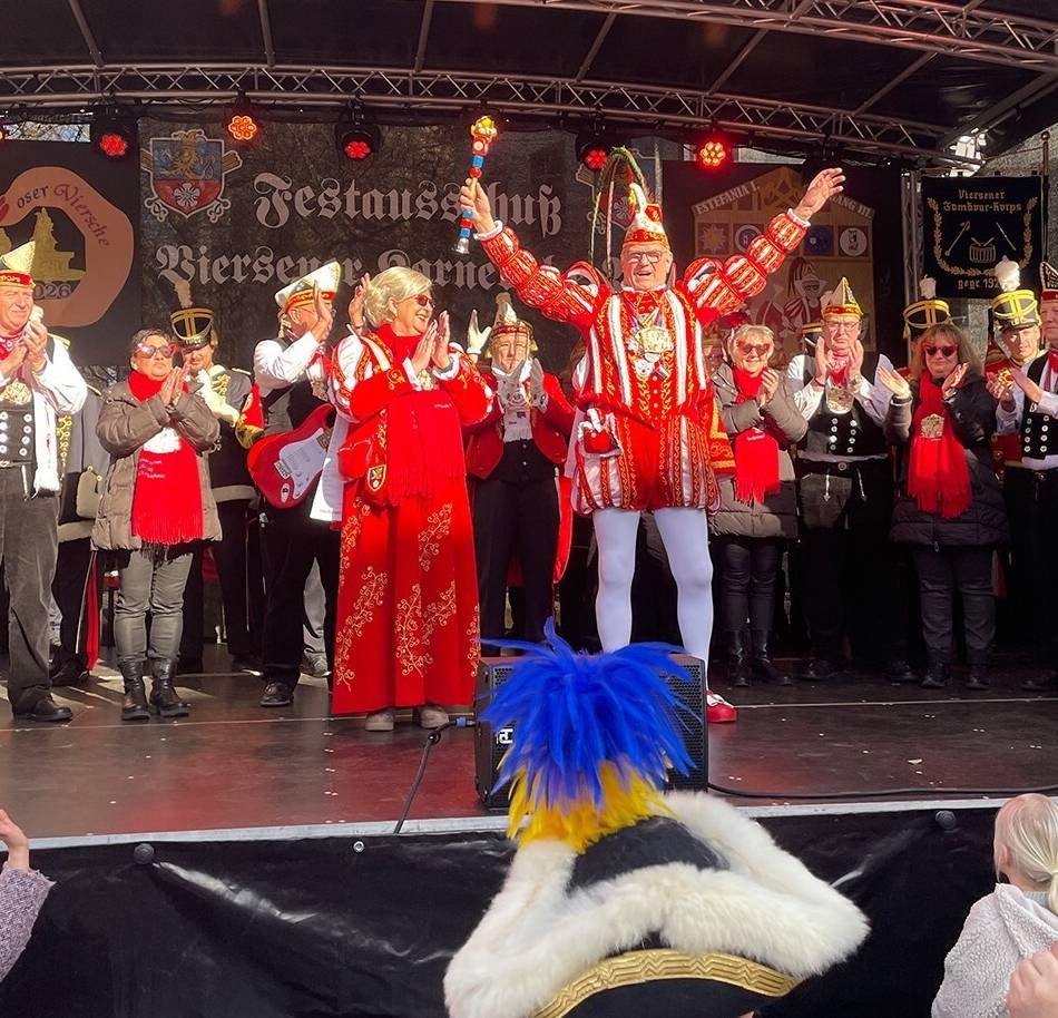 Viertes Biwak des Festausschusses: Viersener Narren feiern auf dem Remigiusplatz