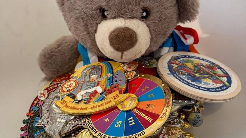 Benefiz in Düsseldorf : Kleiner Tanzbär auf großer Reise