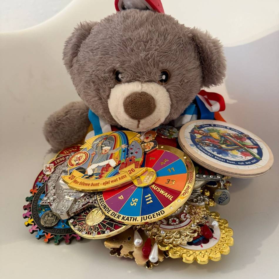 Benefiz in Düsseldorf : Kleiner Tanzbär auf großer Reise