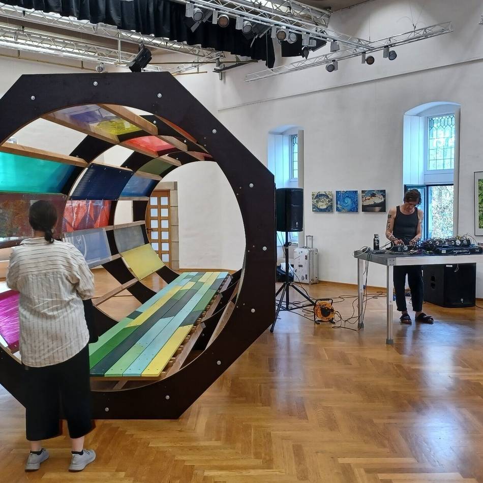 Werke werden im Schloss in Neersen gezeigt: Willicher Kunstverein sammelt Bewerbungen für Gruppenausstellung