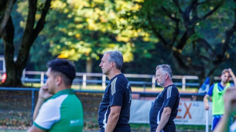 Seit Sommer in Kleinenbroich: „Seniorenfußball beibringen“ – Mischa Bongarz‘ neue Aufgabe erfordert Geduld