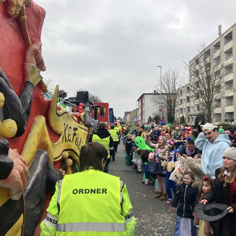 Nelkensamstagszug 2026 in Moers: Jugendschutz ohne erhobenen Zeigefinger