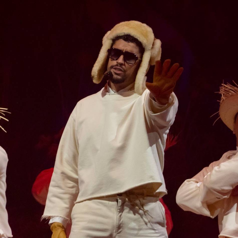 „Was zum Teufel tun wir hier eigentlich?“: Ärger um den Super Bowl – Bad Bunny singt, Batman poltert