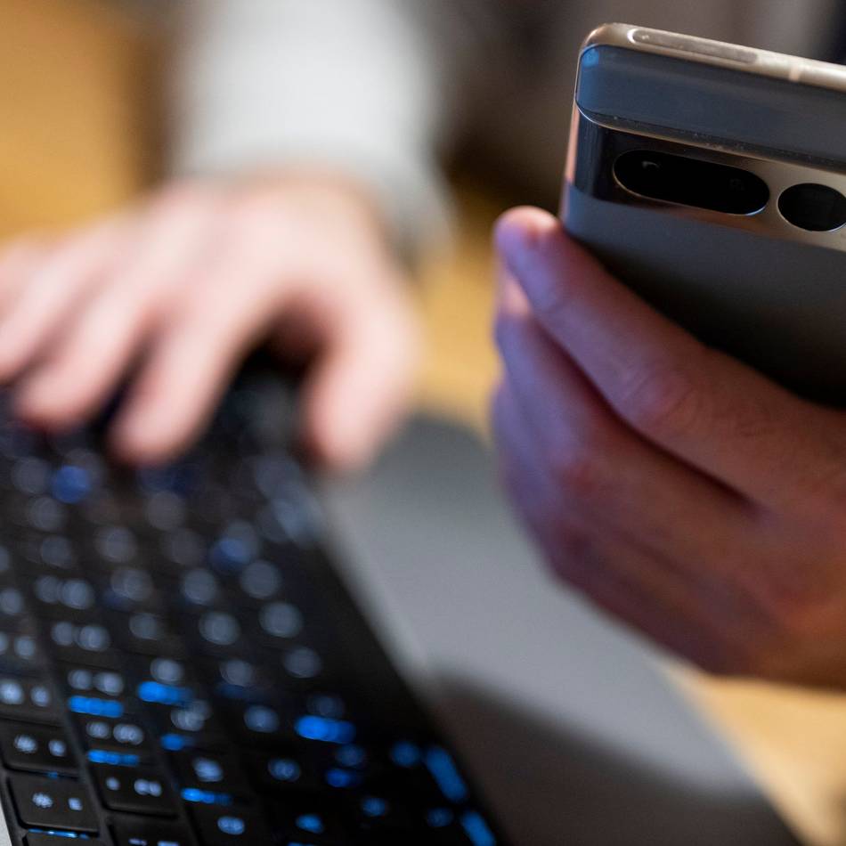 Vorfall in Mönchengladbach: 41-Jähriger kauft Karnevalstickets bei Facebook – und wird betrogen