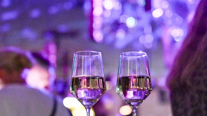 Suchthilfe Hilden klärt auf: Wie man sich vor K.O.-Tropfen schützen kann