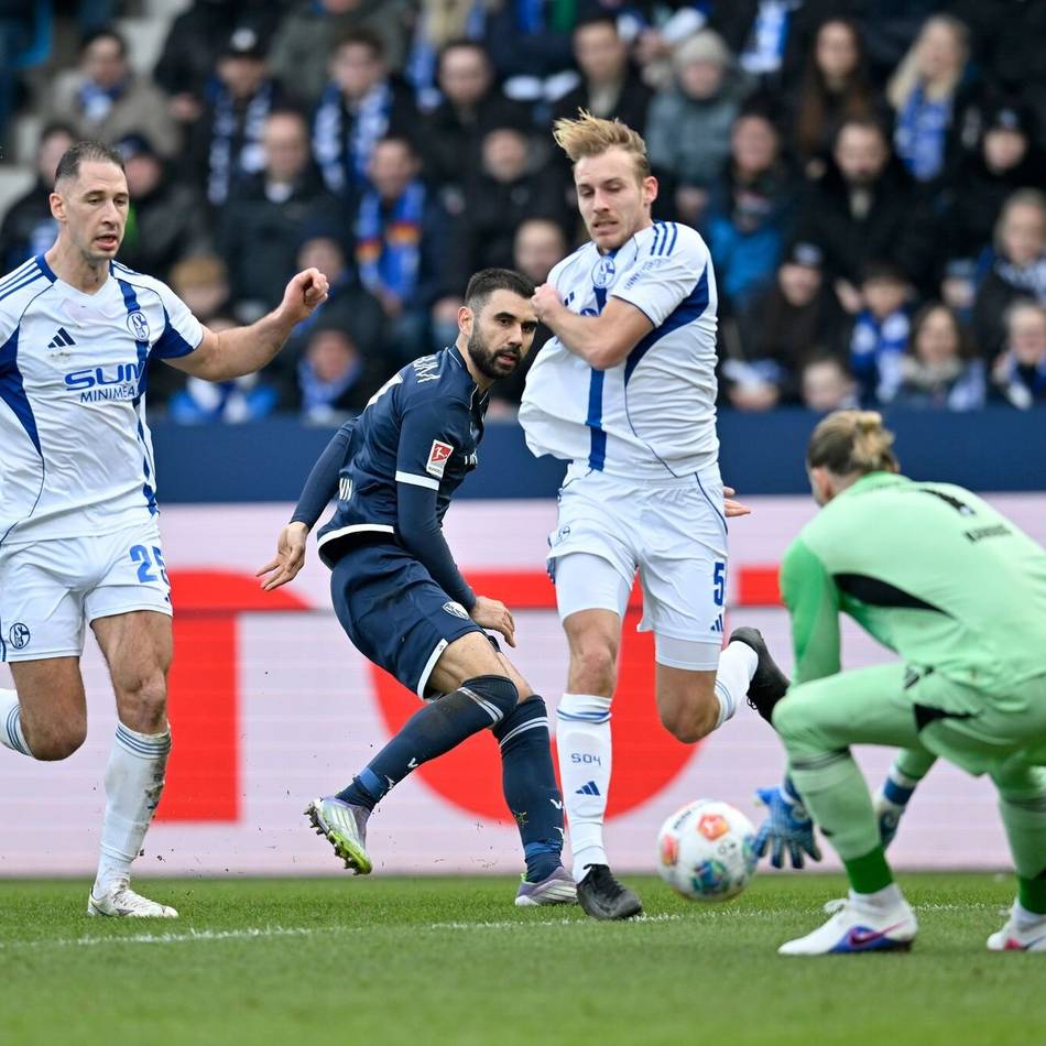 Traum-Comeback von Holtmann: Bochum besiegt Spitzenreiter Schalke im kleinen Revierderby