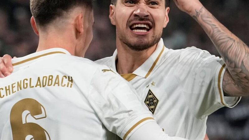 „Da ist der Fußball knallhart“: Diks über Borussias Abstiegskampf, Umgang mit Fehlern und seinen Karnevals-Moment