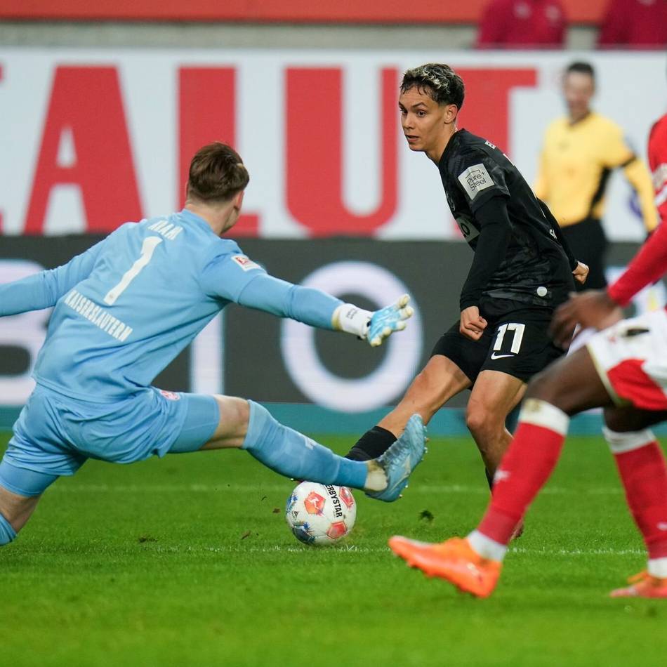 Rote Karte und Drama: Sieg beim FCK – Elversberg rückt Schalke auf die Pelle