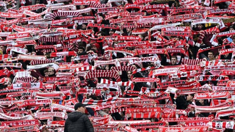 „Zur Verhinderung von Straftaten“: Polizei stoppt 700 Köln-Fans auf Raststätte vor Stuttgart-Partie