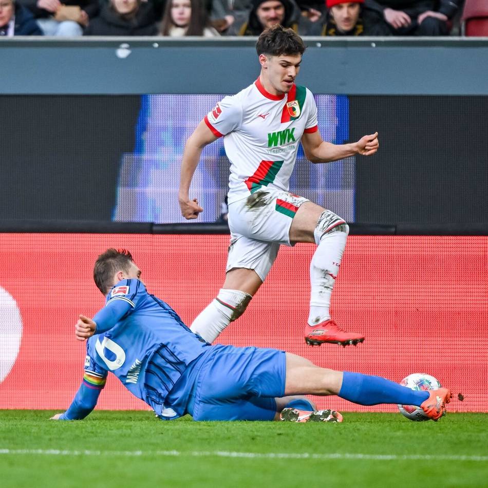 Niederlage in Augsburg: Heidenheimer Hoffnung auf Klassenerhalt in der Bundesliga schwindet