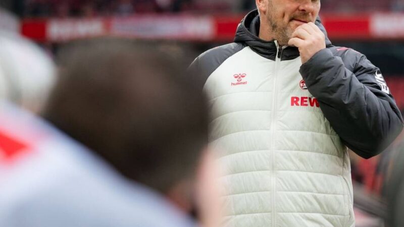Irritierende Aussagen nach Notfall im Stadion: „Kommunikation war unübersichtlich“ – Köln-Trainer Kwasniok bittet um Entschuldigung