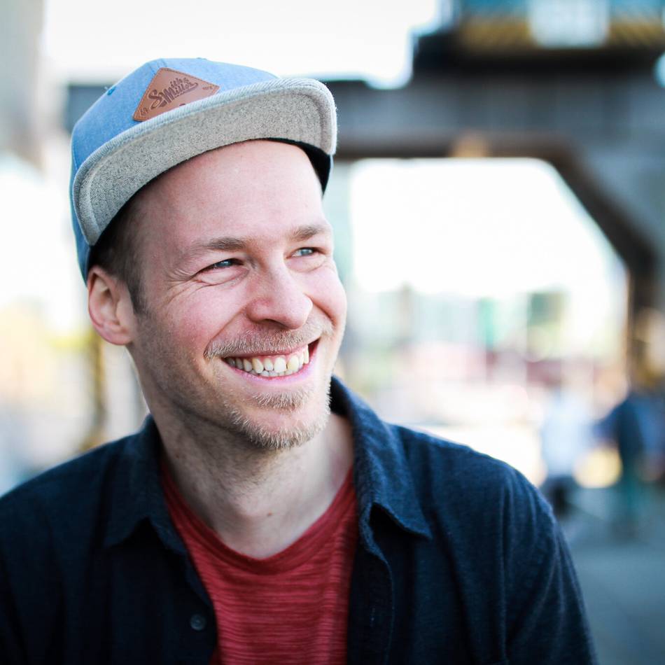 Neues Programm in Neuss: Liedermacher Eddy Schulz stellt im TAS die „Schulzfrage“