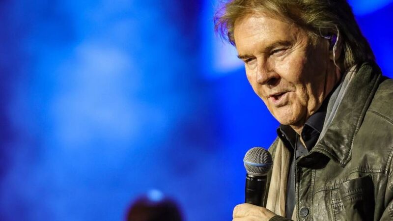 Release-Konzert im Schlager-Café : Howard Carpendale sagt Düsseldorf „Hello again“