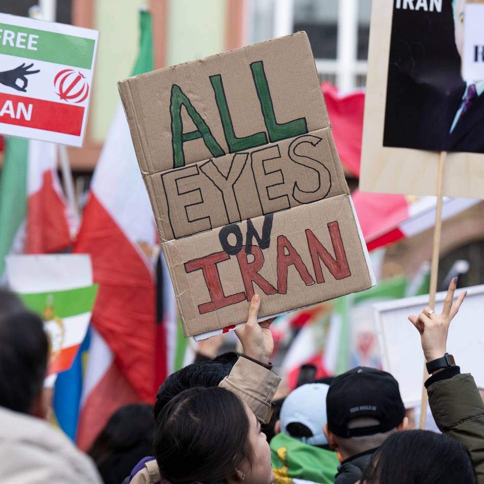 Aktion vom Bündnis für Demokratie: Solidaritätskundgebung für den Iran auf dem Gelderner Markt
