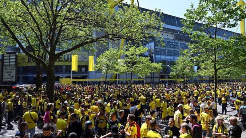 Forderung aus der Union: An Bundesliga-Spieltagen soll es ein Streikverbot geben