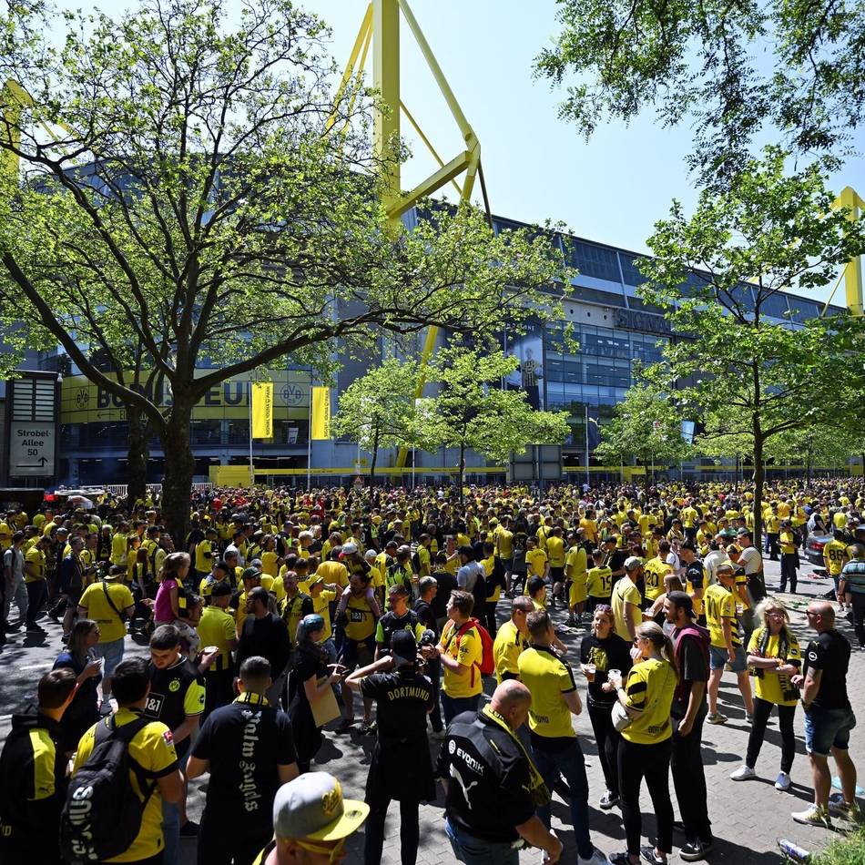 Forderung aus der Union: An Bundesliga-Spieltagen soll es ein Streikverbot geben