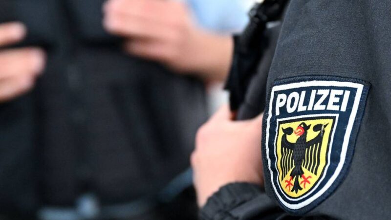 Am Flughafen und an der A 40: Drei Festnahmen durch die Bundespolizei