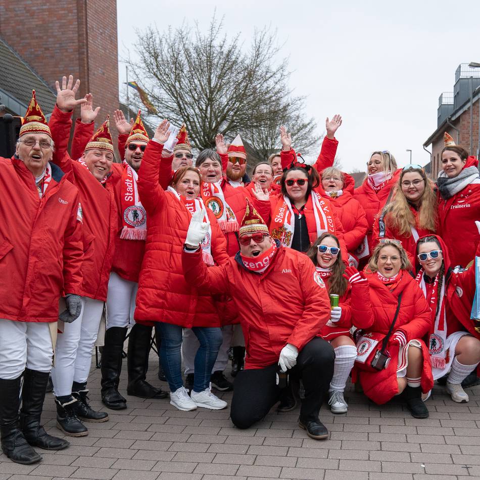Karneval in Jüchen: Närrischer Ausnahmezustand in Otzenrath/Spenrath