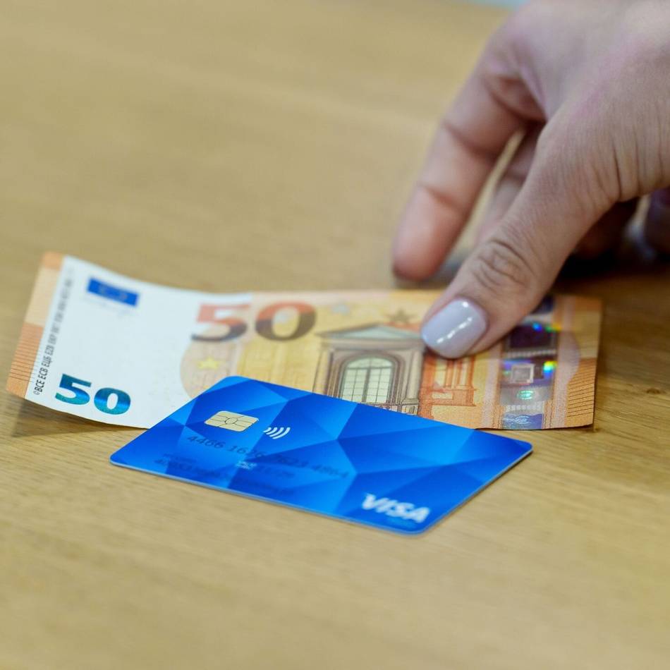 Beschlussvorlage in Mettmann: Verwaltung lehnt Bezahlkarte für Geflüchtete weiter ab