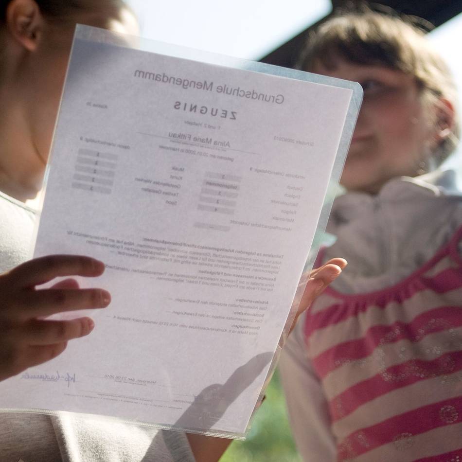 Schulen in Mettmann: Kreisschulamt bietet Zeugnistelefon an