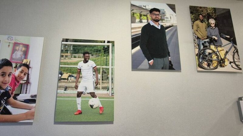 VHS Oberberg: Fotoausstellung mit bewegenden Schicksalen