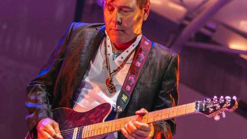 Konzert von Will Johns in Rheinberg: Eric Claptons Neffe bringt Blues und Soul nach Alpsray