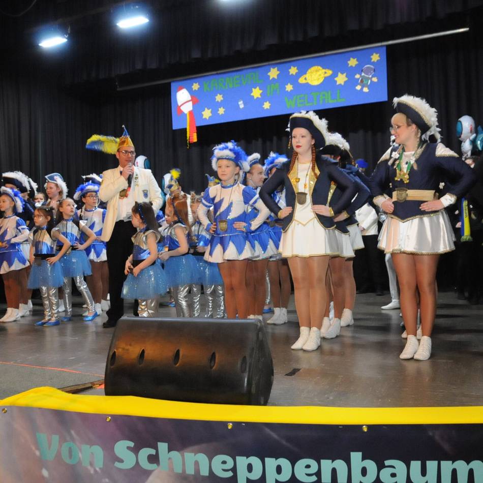 Karneval in Bedburg-Hau: So feierte Blau-Gelb Schneppenbaum mit neuem Präsidenten