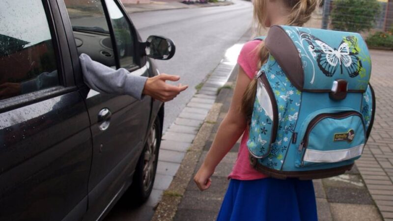 An der Skateranlage in Kevelaer: Unbekannte wollen Kinder mit Süßigkeiten ins Auto locken