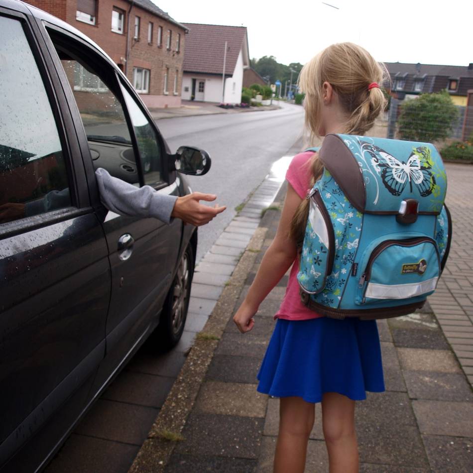 An der Skateranlage in Kevelaer: Unbekannte wollen Kinder mit Süßigkeiten ins Auto locken