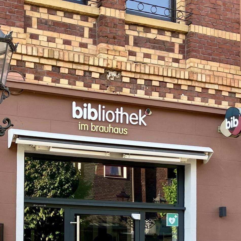 Lesung in der Bibliothek im Brauhaus in Schiefbahn: Auf eine Tasse Tee mit Agatha Christie